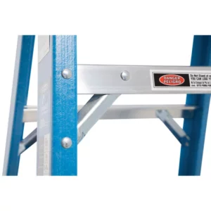 Fiberglass Step Ladder 250/225 Lb Load Capacity - Image 6